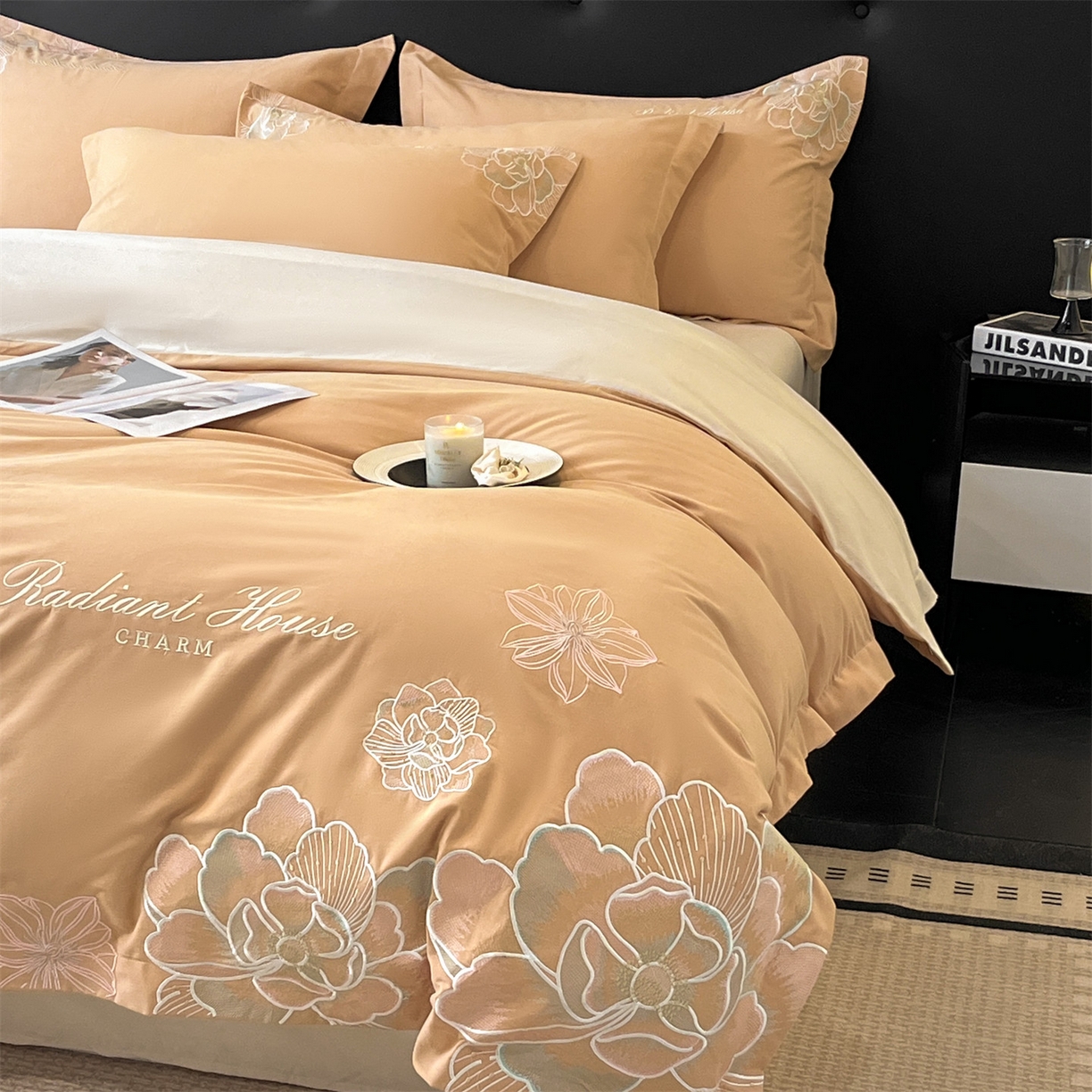 91家纺网 家纺一手货源 找家纺 笙意家纺 2025新款A类全棉磨毛刺绣四件套-秘境系列 秘境-贝卡黄+柔雾米