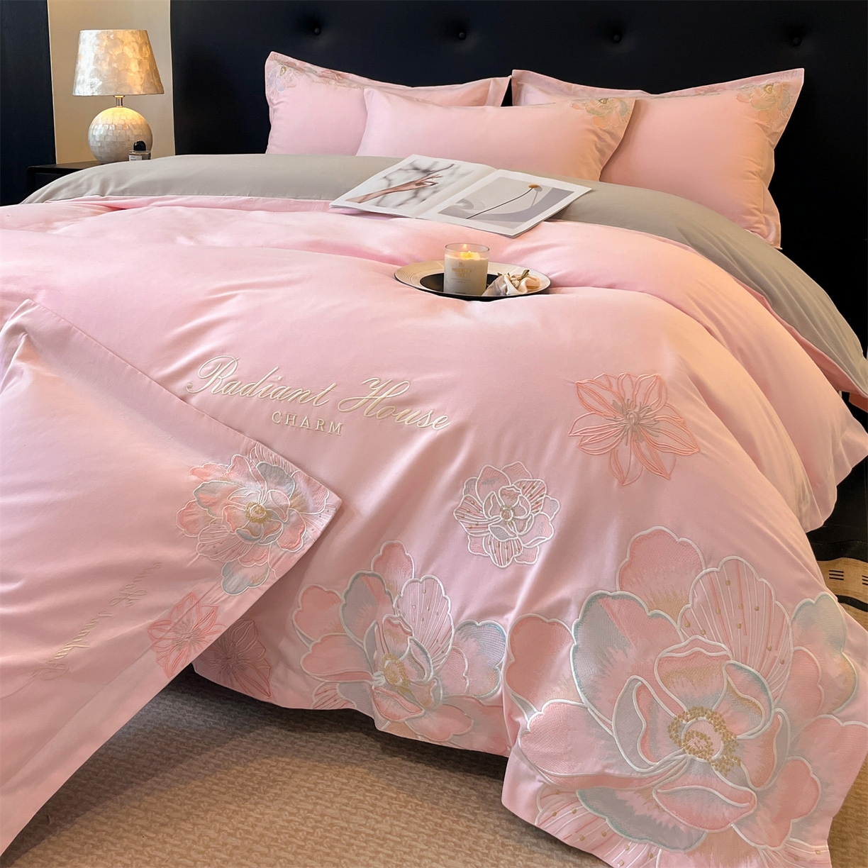 91家纺网 家纺一手货源 找家纺 笙意家纺 2025新款A类全棉磨毛刺绣四件套-秘境系列 秘境-绯粉+陨石灰