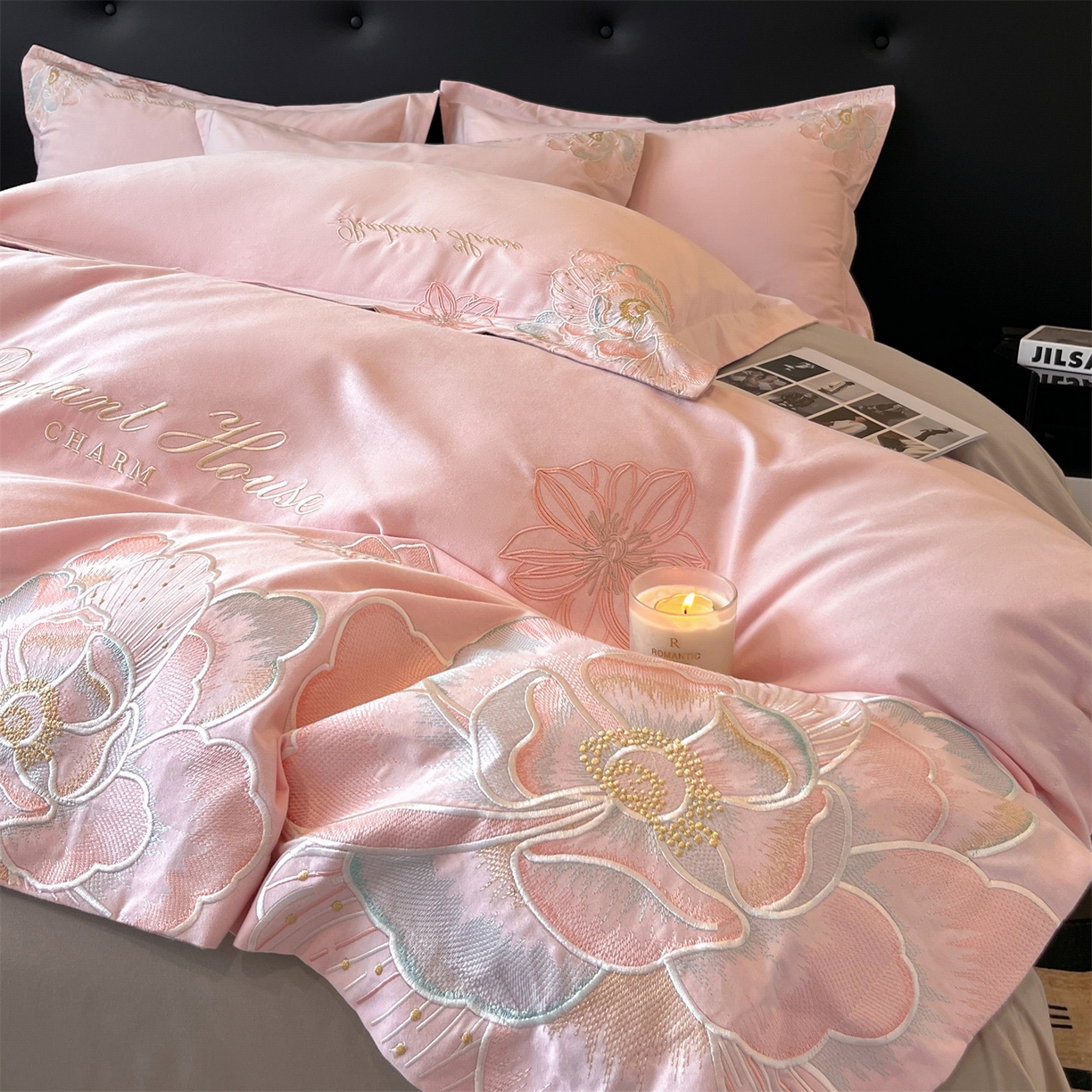 91家纺网 家纺一手货源 找家纺 笙意家纺 2025新款A类全棉磨毛刺绣四件套-秘境系列 秘境-绯粉+陨石灰