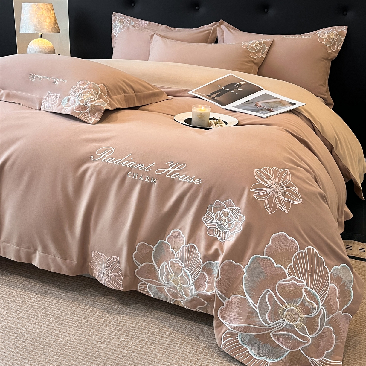 91家纺网 家纺一手货源 找家纺 笙意家纺 2025新款A类全棉磨毛刺绣四件套-秘境系列 秘境-热带棕+沙丘棕