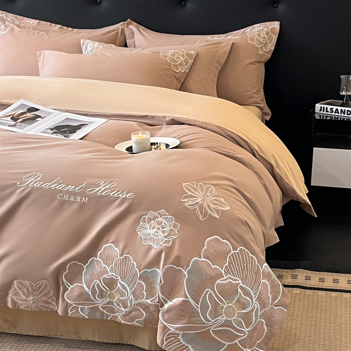 91家纺网 家纺一手货源 找家纺 笙意家纺 2025新款A类全棉磨毛刺绣四件套-秘境系列 秘境-热带棕+沙丘棕