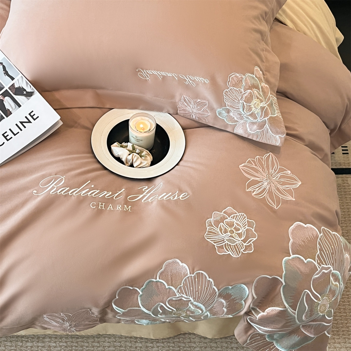 91家纺网 家纺一手货源 找家纺 笙意家纺 2025新款A类全棉磨毛刺绣四件套-秘境系列 秘境-热带棕+沙丘棕