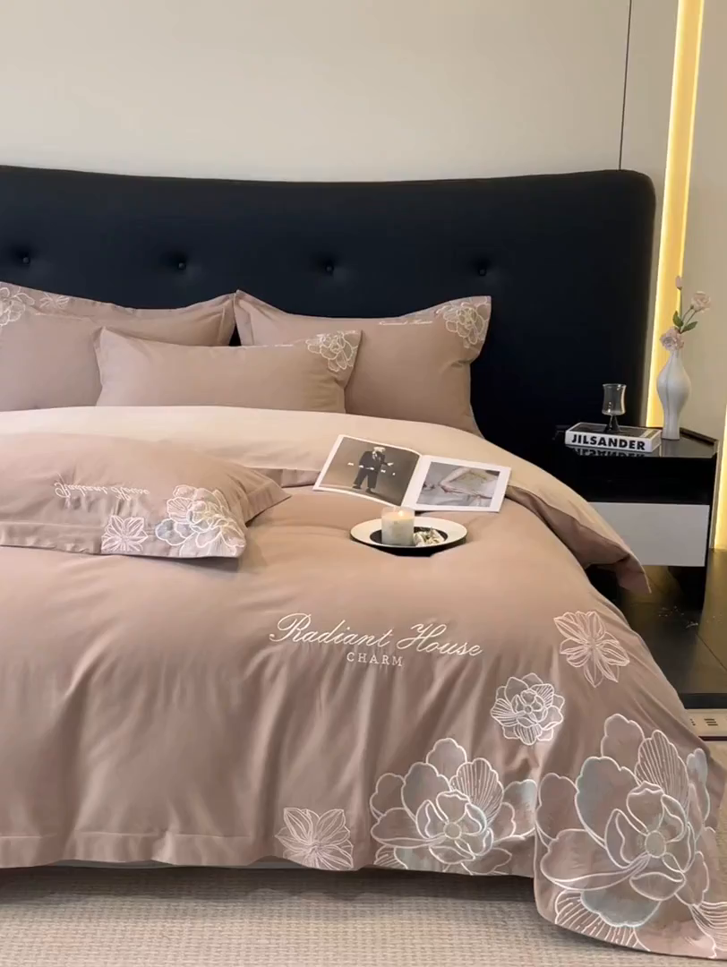 91家纺网 家纺一手货源 找家纺 笙意家纺 2025新款A类全棉磨毛刺绣四件套-秘境系列 秘境-热带棕+沙丘棕