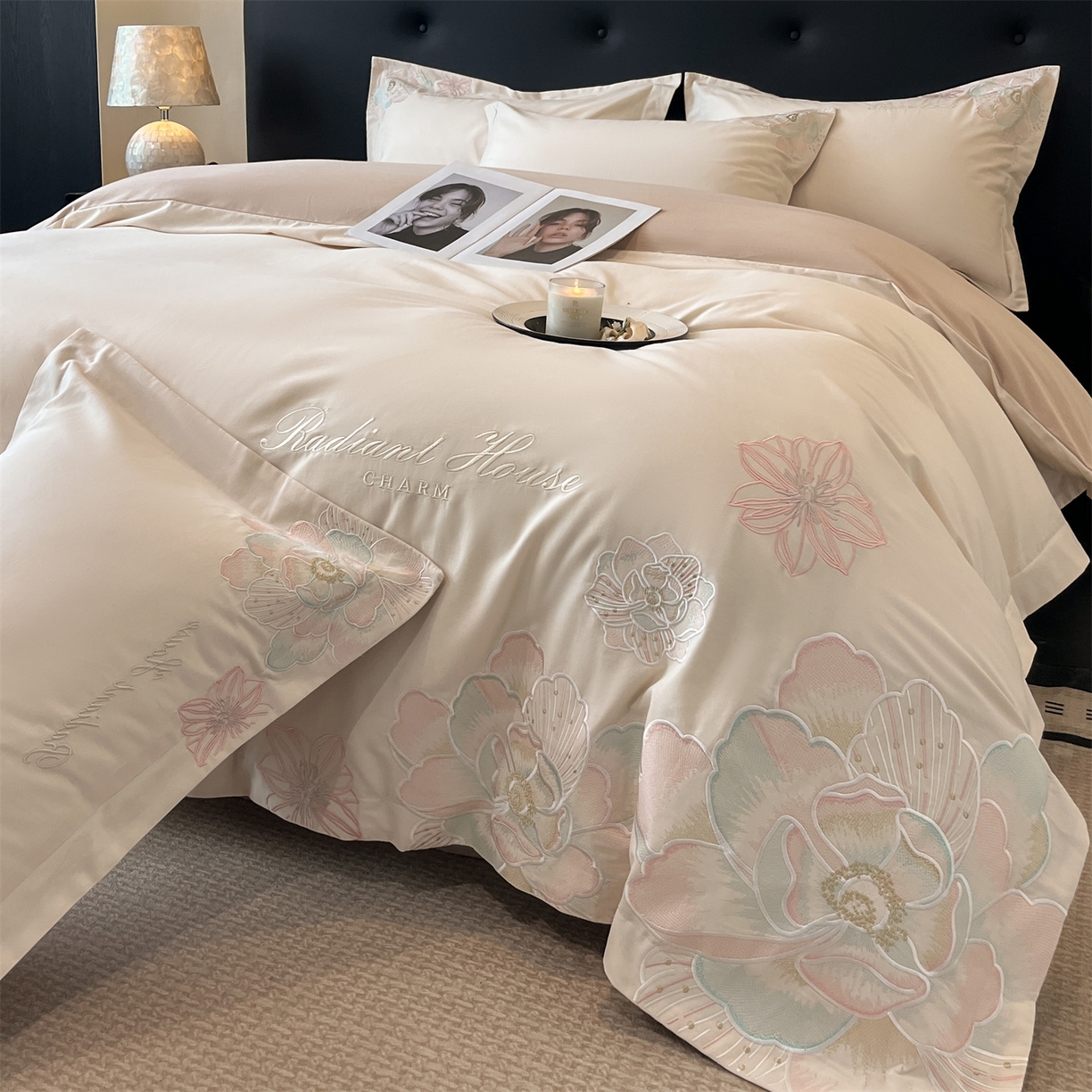 91家纺网 家纺一手货源 找家纺 笙意家纺 2025新款A类全棉磨毛刺绣四件套-秘境系列 秘境-柔雾米+沙丘棕