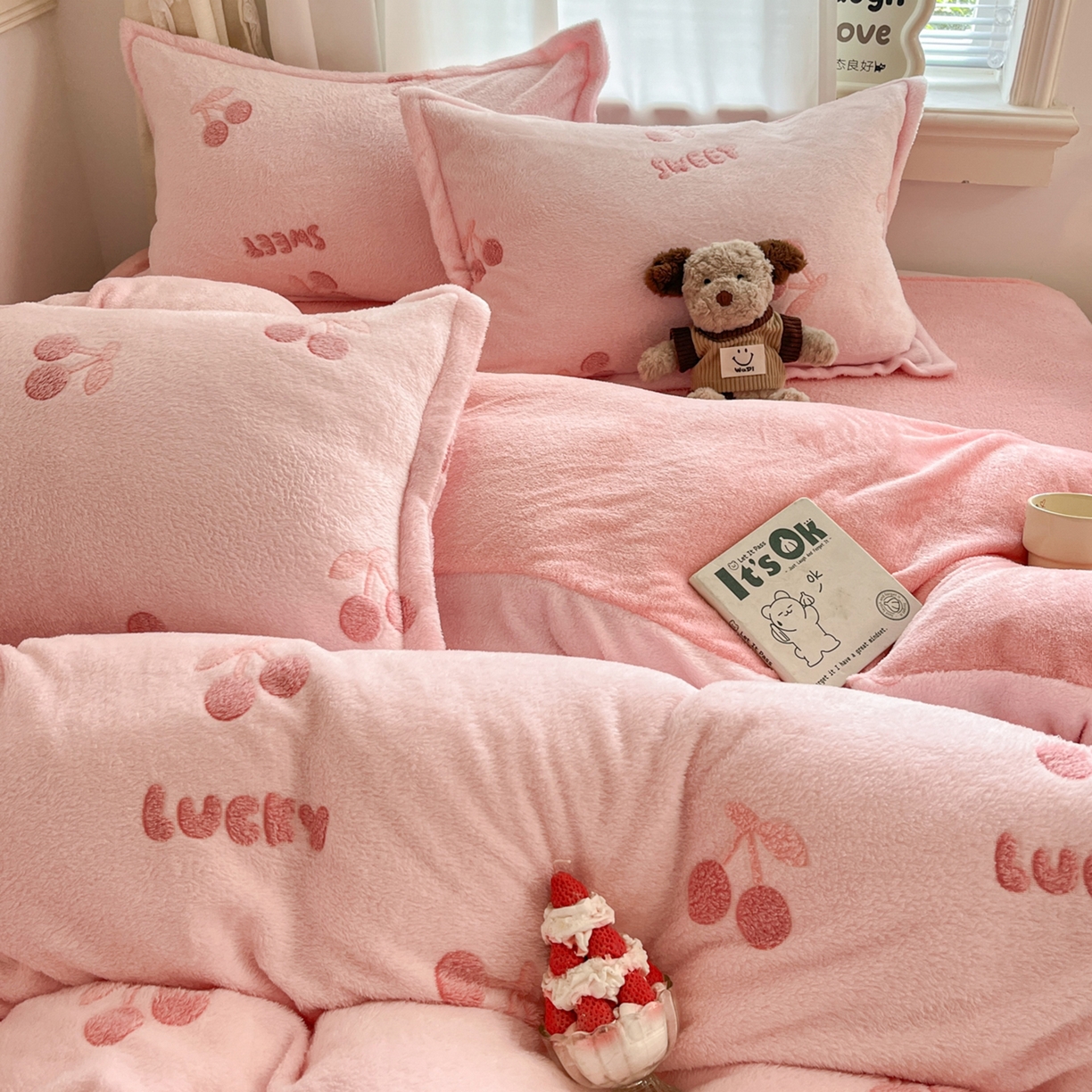 91家纺网 家纺一手货源 找家纺 （总）川悦生活 2025新款立体雪花绒印花大床四件套系列一场景二