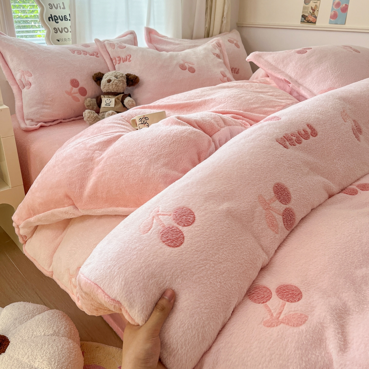 91家纺网 家纺一手货源 找家纺 （总）川悦生活 2025新款立体雪花绒印花大床四件套系列一场景二