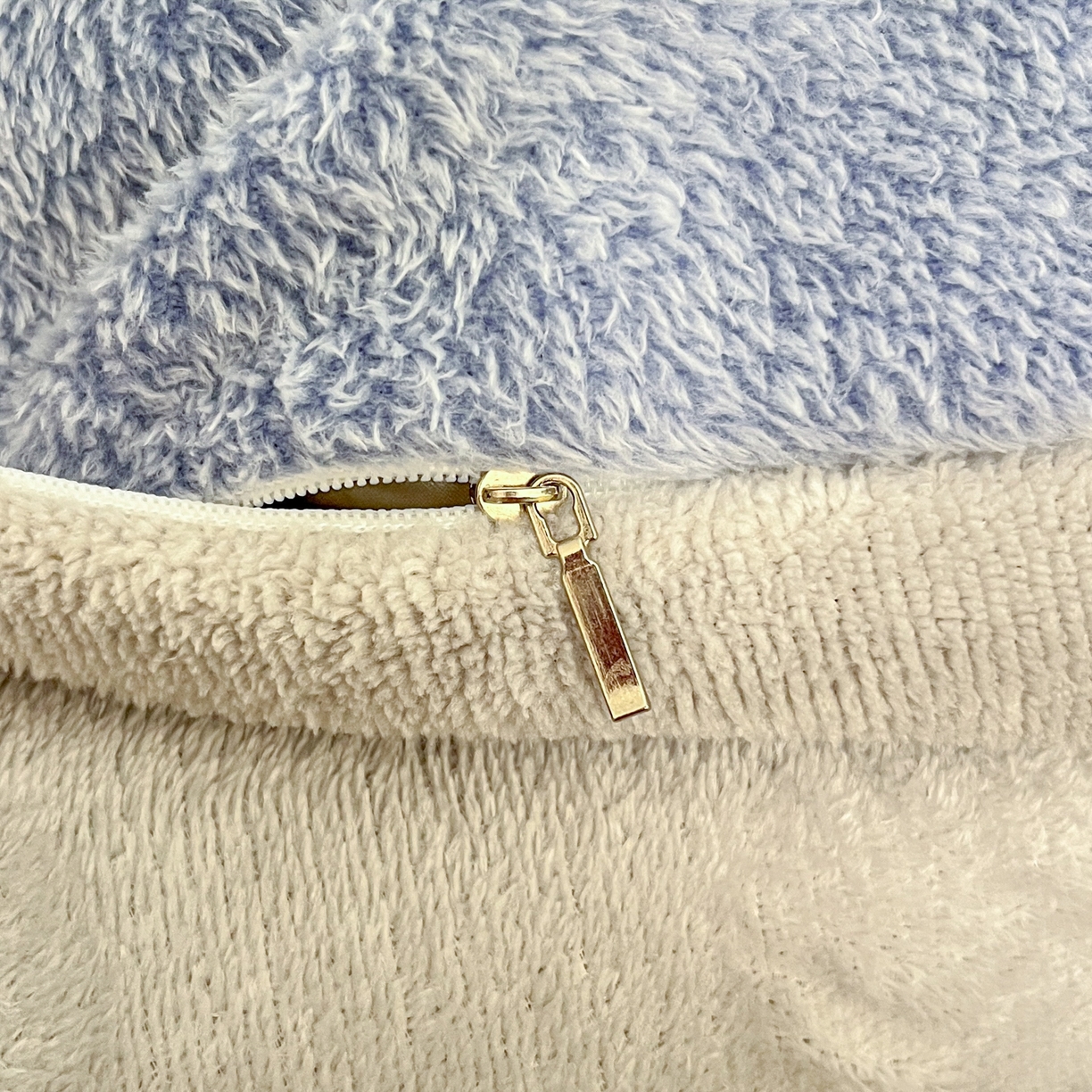 91家纺网 家纺一手货源 找家纺 川悦生活 2025新款立体雪花绒印花大床四件套系列一场景二 奶味云朵