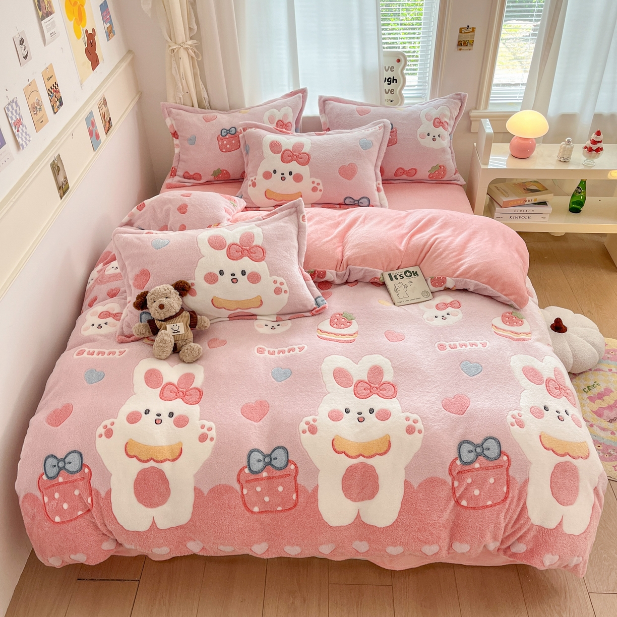 川悦生活 2025新款立体雪花绒印花大床四件套系列一场景二 幸福甜兔