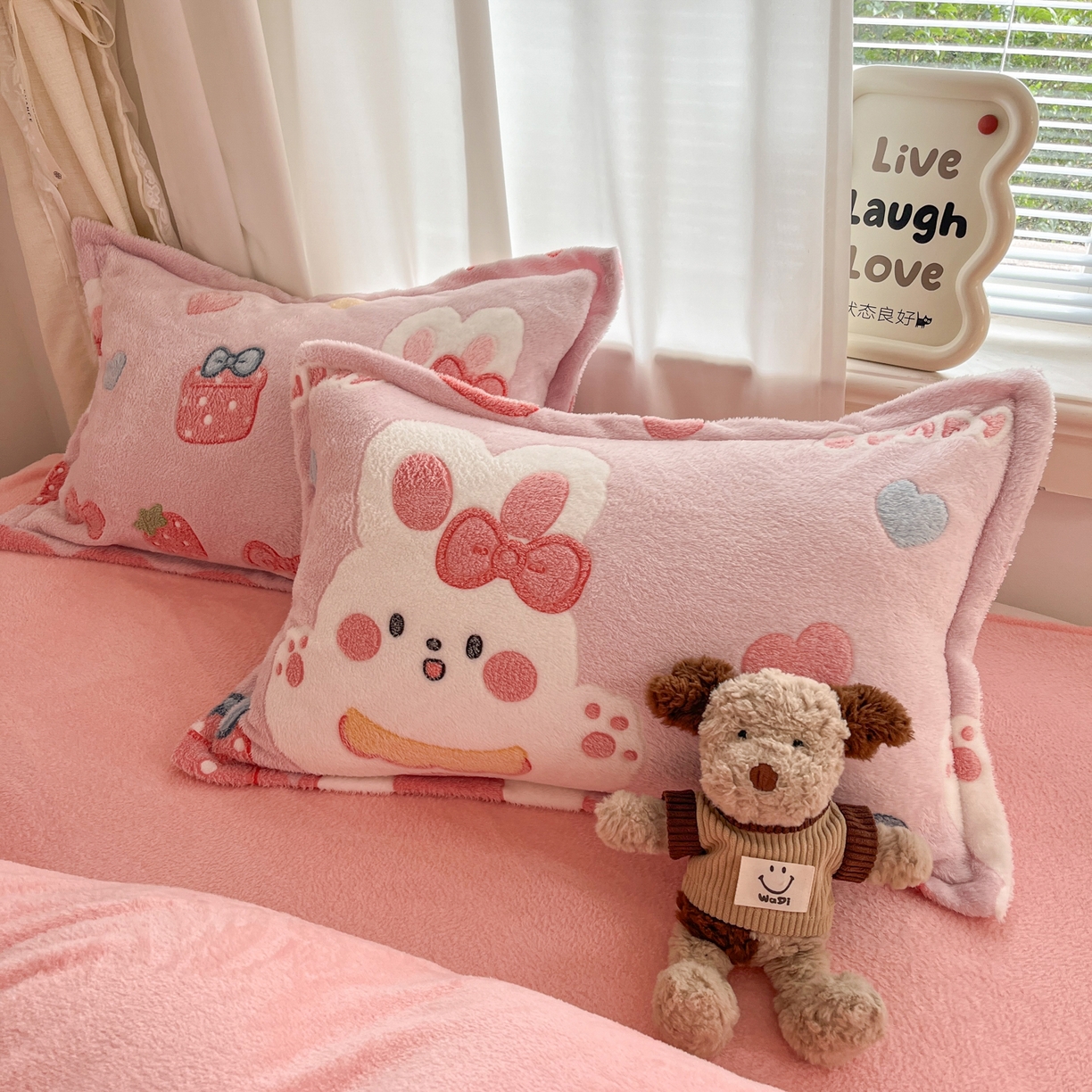 91家纺网 家纺一手货源 找家纺 川悦生活 2025新款立体雪花绒印花大床四件套系列一场景二 幸福甜兔