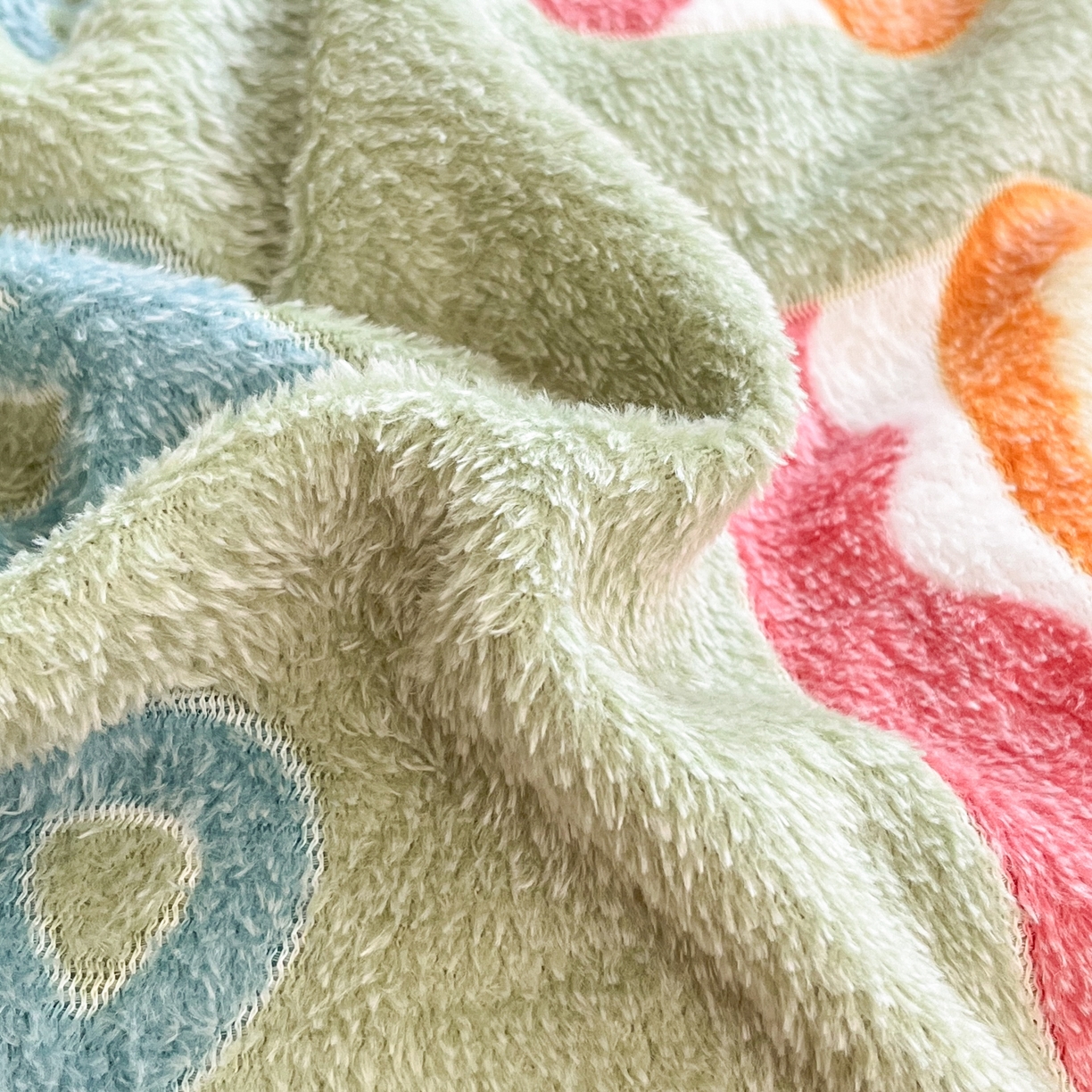 91家纺网 家纺一手货源 找家纺 川悦生活 2025新款立体雪花绒印花大床四件套系列一场景二 甜系龙龙