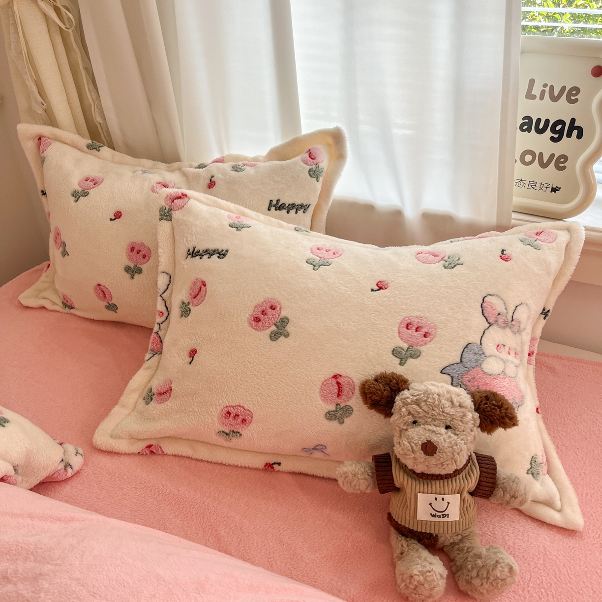 91家纺网 家纺一手货源 找家纺 川悦生活 2025新款立体雪花绒印花大床四件套系列一场景二 郁金奶兔