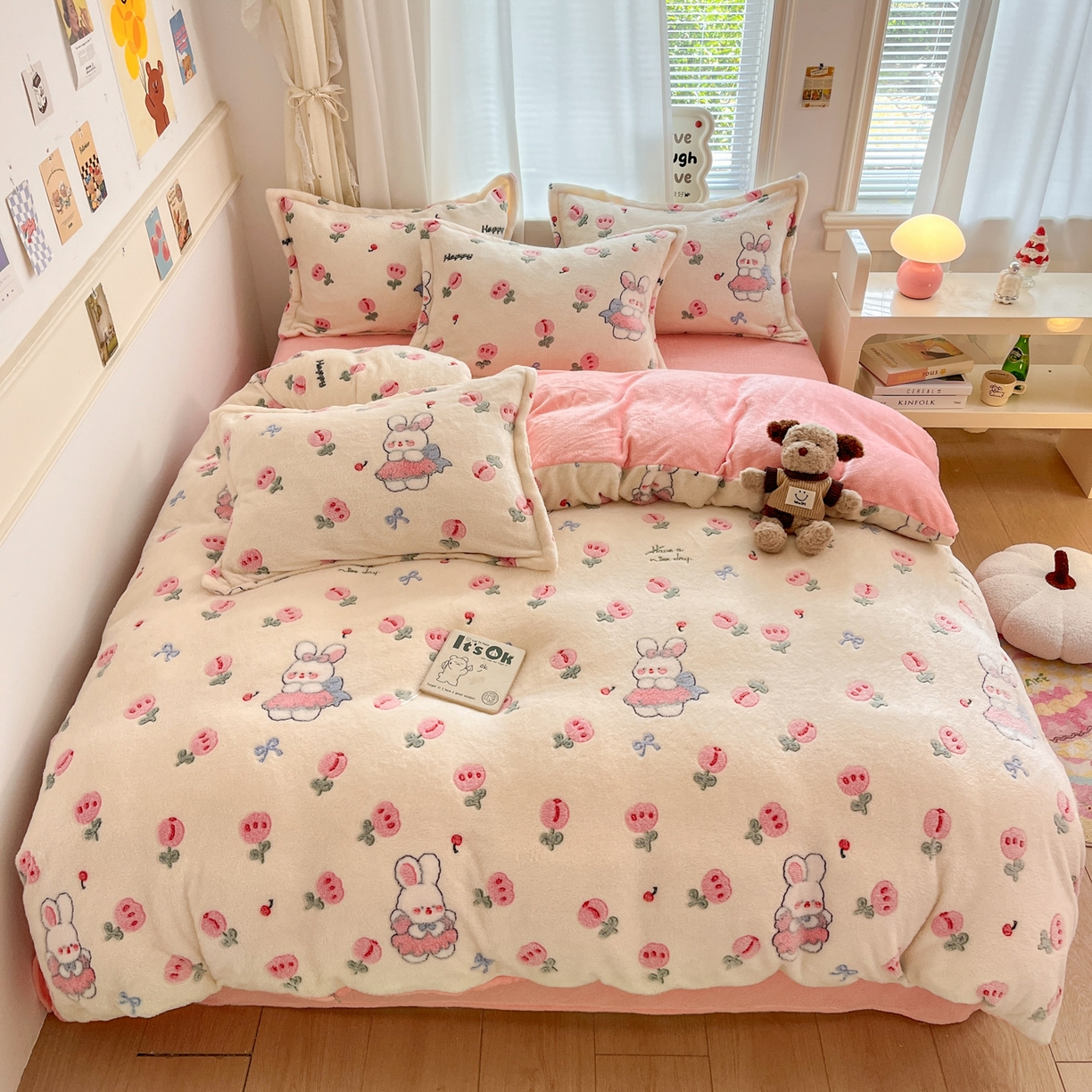 川悦生活 2025新款立体雪花绒印花大床四件套系列一场景二 郁金奶兔