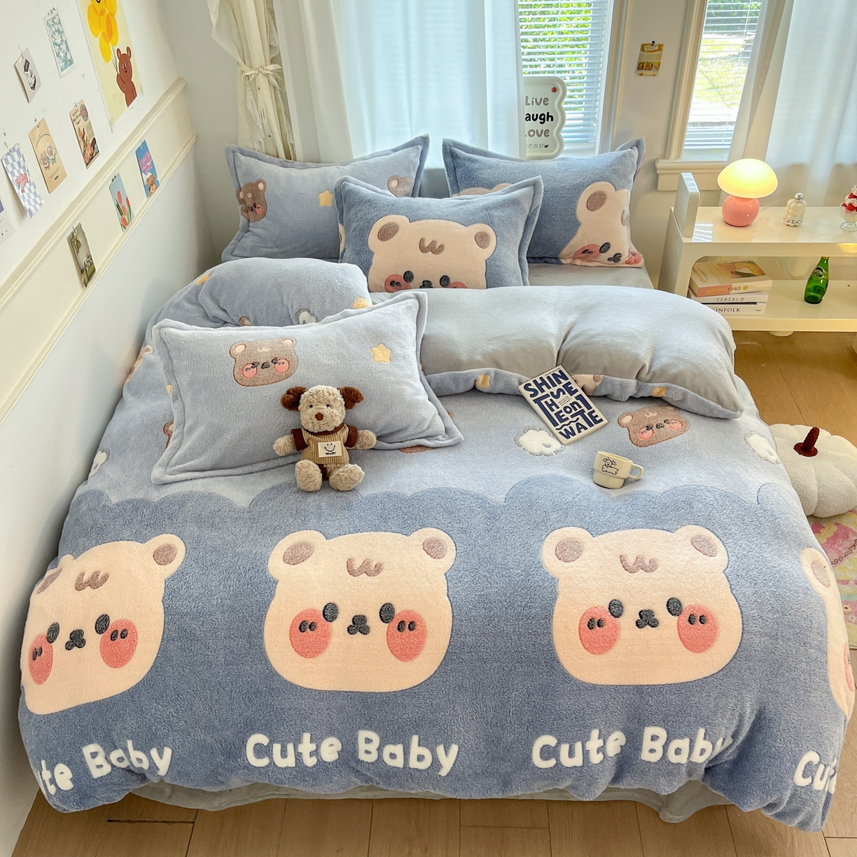 91家纺网 家纺一手货源 找家纺 川悦生活 2025新款立体雪花绒印花大床四件套系列一场景二 熊小巴