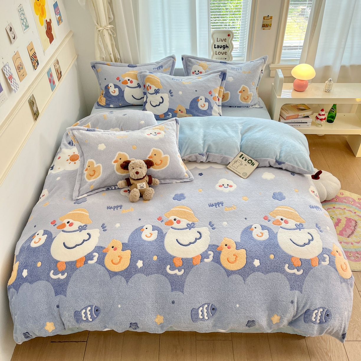 91家纺网 家纺一手货源 找家纺 川悦生活 2025新款立体雪花绒印花大床四件套系列一场景二 哒哒鸭丫