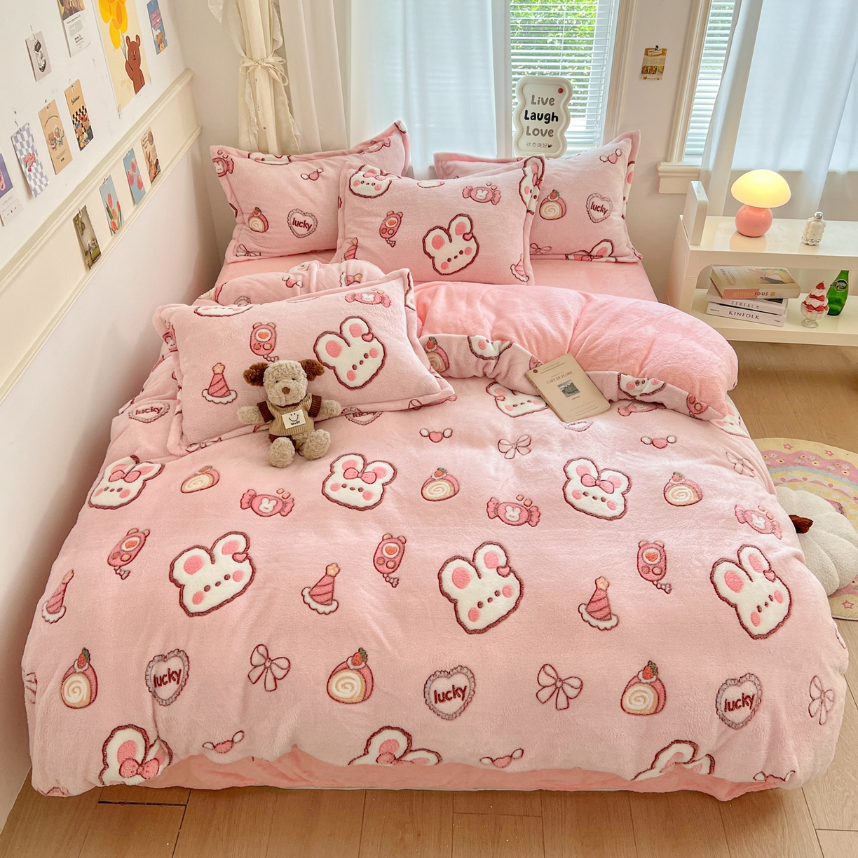 川悦生活 2025新款立体雪花绒印花大床四件套系列一场景二 蜜语奶兔