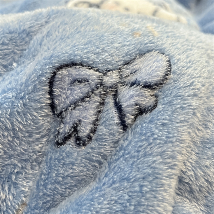 91家纺网 家纺一手货源 找家纺 川悦生活 2025新款立体雪花绒印花大床四件套系列一场景二 小雪狗