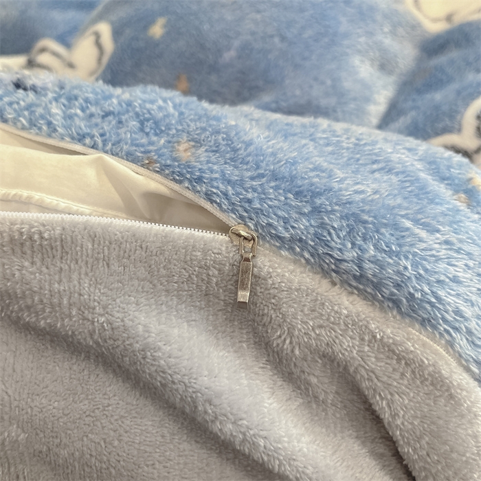 91家纺网 家纺一手货源 找家纺 川悦生活 2025新款立体雪花绒印花大床四件套系列一场景二 小雪狗