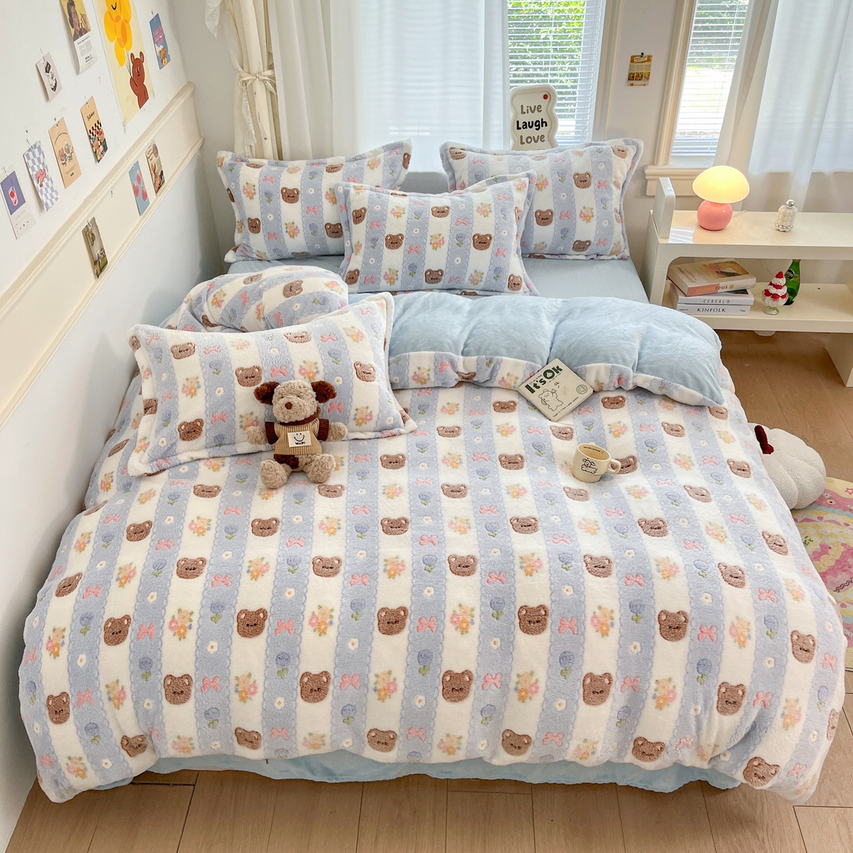 91家纺网 家纺一手货源 找家纺 川悦生活 2025新款立体雪花绒印花大床四件套系列一场景二 小熊花园