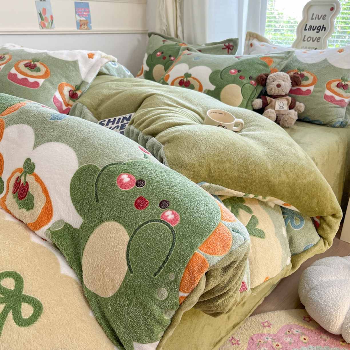 91家纺网 家纺一手货源 找家纺 川悦生活 2025新款立体雪花绒印花大床四件套系列一场景二 甜系龙龙