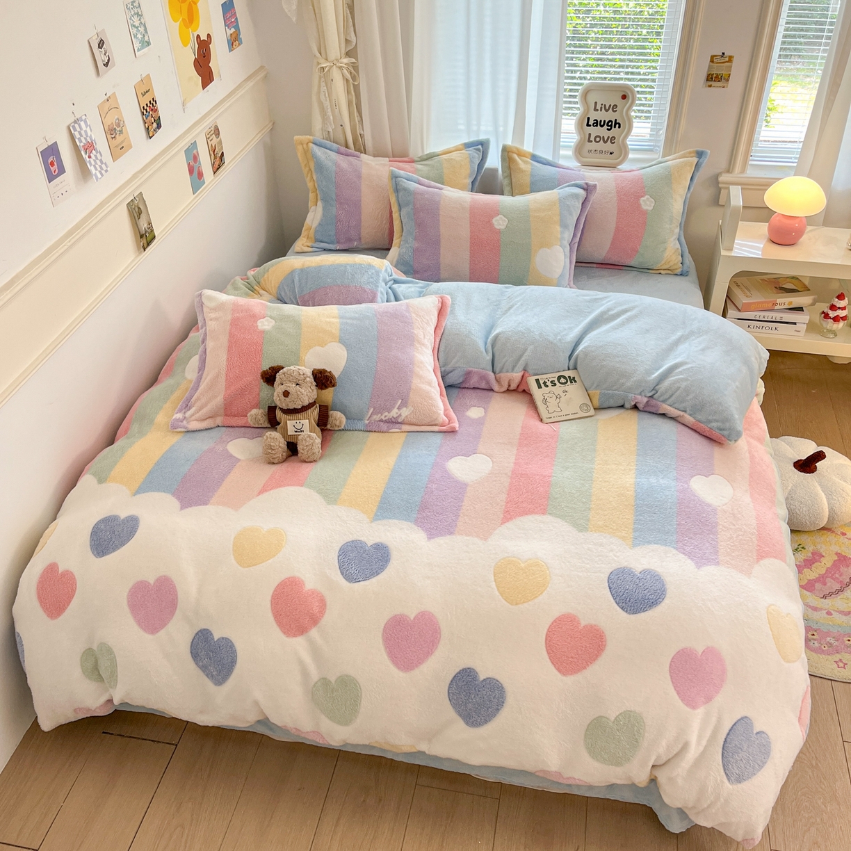 91家纺网 家纺一手货源 找家纺 川悦生活 2025新款立体雪花绒印花大床四件套系列一场景二 彩虹爱心蓝