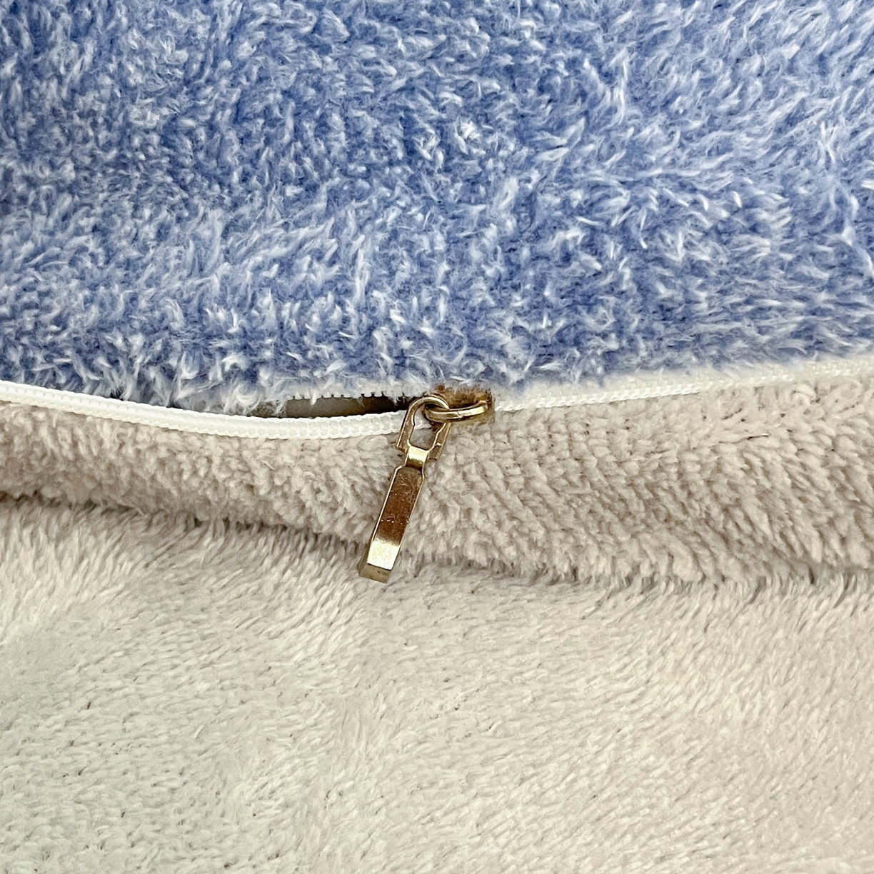 91家纺网 家纺一手货源 找家纺 川悦生活 2025新款立体雪花绒印花大床四件套系列一场景二 熊小巴