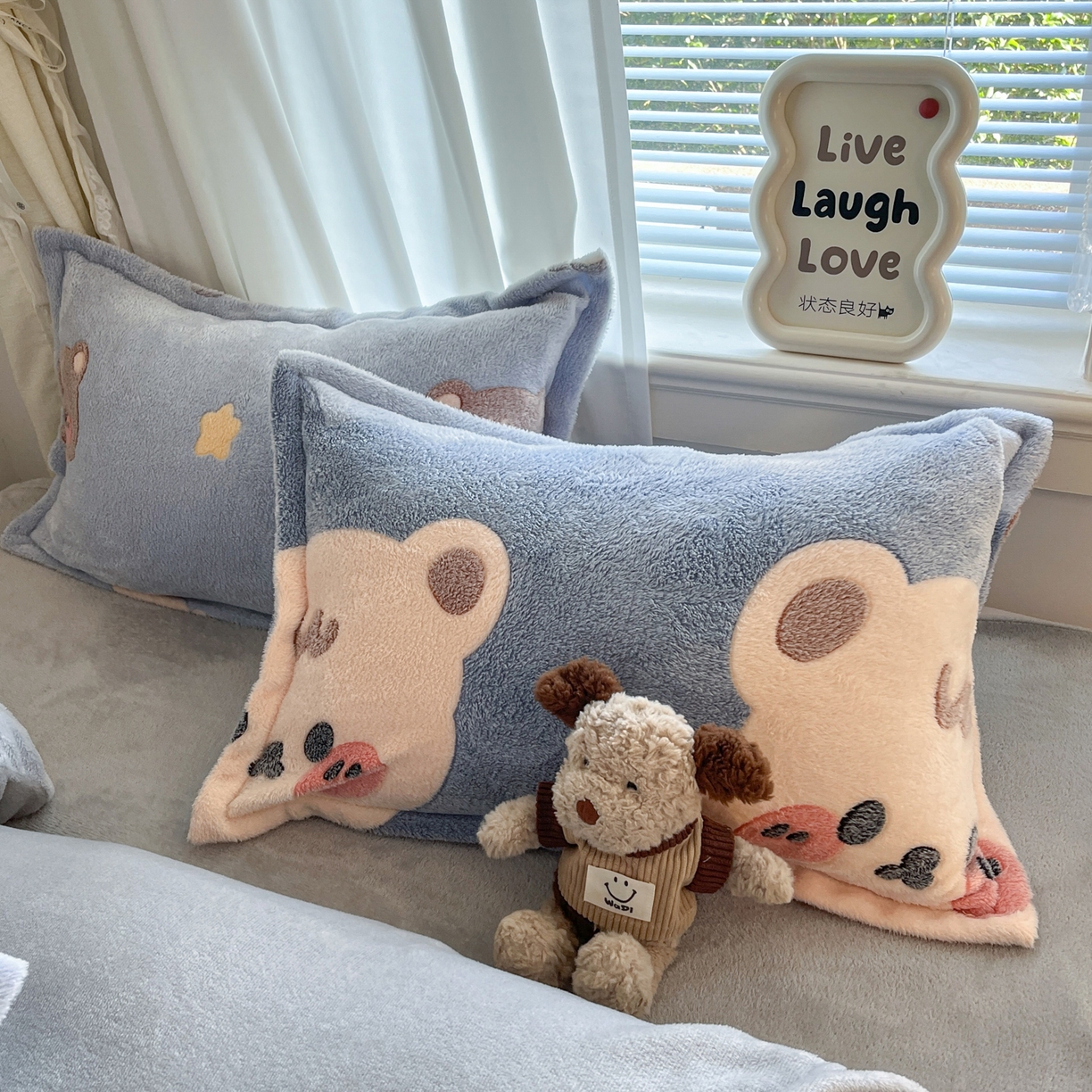 91家纺网 家纺一手货源 找家纺 川悦生活 2025新款立体雪花绒印花大床四件套系列一场景二 熊小巴