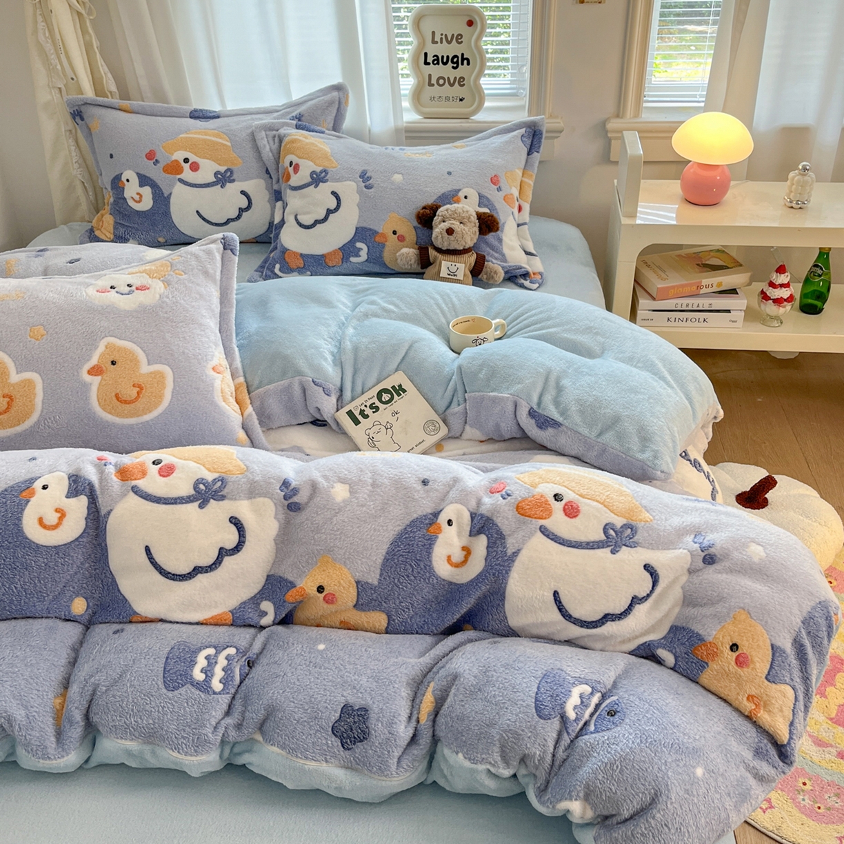 91家纺网 家纺一手货源 找家纺 川悦生活 2025新款立体雪花绒印花大床四件套系列一场景二 哒哒鸭丫