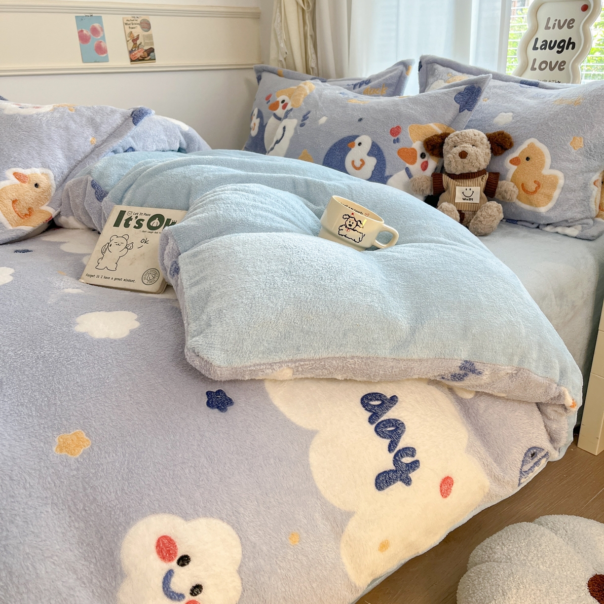 91家纺网 家纺一手货源 找家纺 川悦生活 2025新款立体雪花绒印花大床四件套系列一场景二 哒哒鸭丫