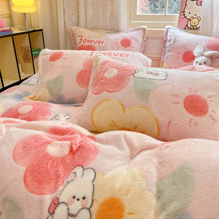 91家纺网 家纺一手货源 找家纺 川悦生活 2025新款立体雪花绒印花大床四件套系列一场景二 甜心花田