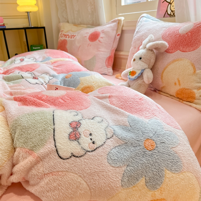 91家纺网 家纺一手货源 找家纺 川悦生活 2025新款立体雪花绒印花大床四件套系列一场景二 甜心花田