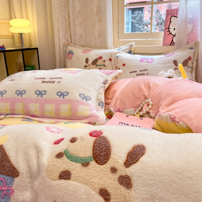 91家纺网 家纺一手货源 找家纺 川悦生活 2025新款立体雪花绒印花大床四件套系列一场景二 小狗物语