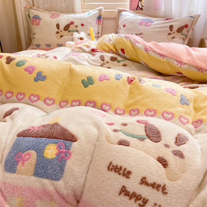 91家纺网 家纺一手货源 找家纺 川悦生活 2025新款立体雪花绒印花大床四件套系列一场景二 小狗物语