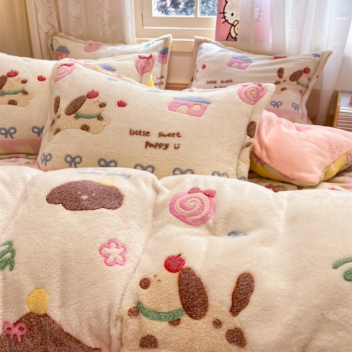 91家纺网 家纺一手货源 找家纺 川悦生活 2025新款立体雪花绒印花大床四件套系列一场景二 小狗物语