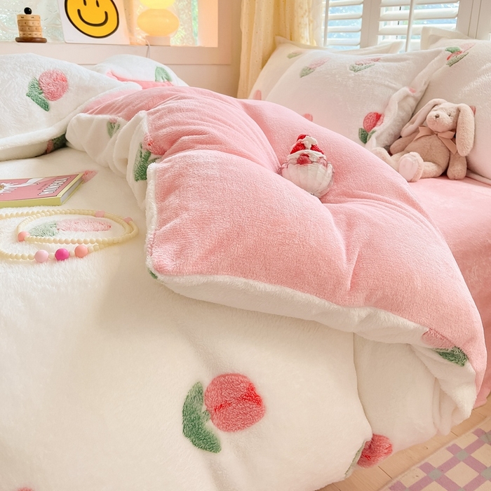 91家纺网 家纺一手货源 找家纺 川悦生活 2025新款立体雪花绒印花大床四件套系列一场景二 小郁金