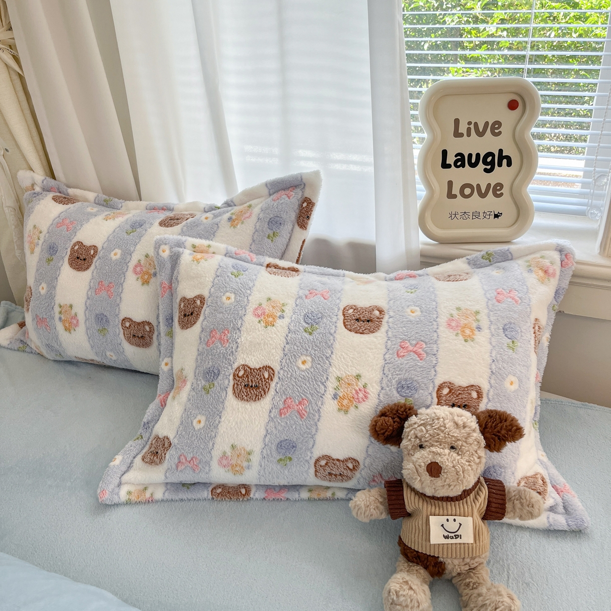 91家纺网 家纺一手货源 找家纺 川悦生活 2025新款立体雪花绒印花大床四件套系列一场景二 小熊花园