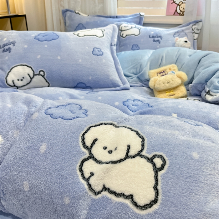 91家纺网 家纺一手货源 找家纺 川悦生活 2025新款立体雪花绒印花大床四件套系列一场景二 云朵奶狗