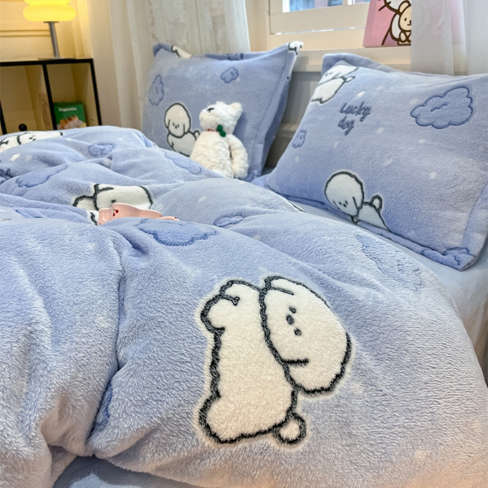 91家纺网 家纺一手货源 找家纺 川悦生活 2025新款立体雪花绒印花大床四件套系列一场景二 云朵奶狗