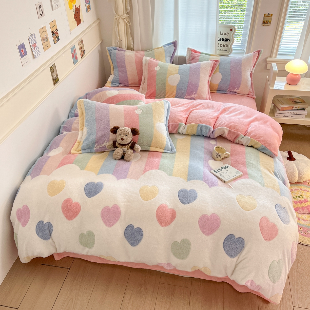 91家纺网 家纺一手货源 找家纺 川悦生活 2025新款立体雪花绒印花大床四件套系列一场景二 彩虹爱心粉