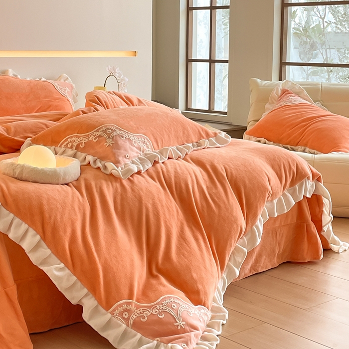 91家纺网 家纺一手货源 找家纺 （总）舒咪欧 2025新款全消光牛奶绒韩版法式公主风纯色绣花边款四件套