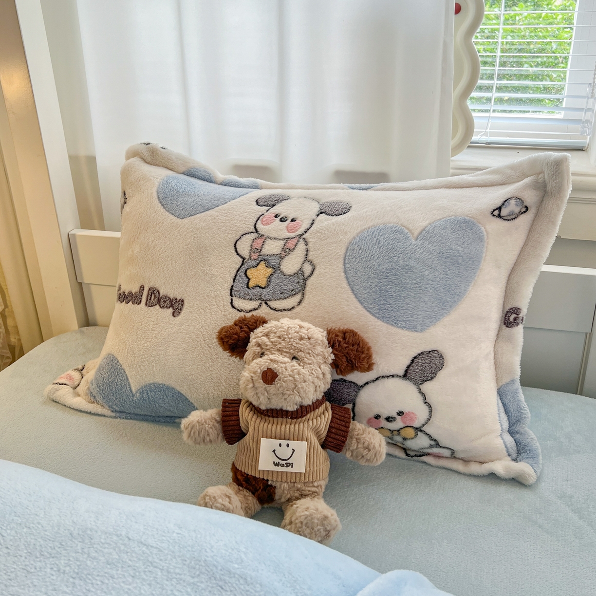 91家纺网 家纺一手货源 找家纺 川悦生活 2025新款立体雪花绒印花四件套学生床系列二场景二 快乐西高地