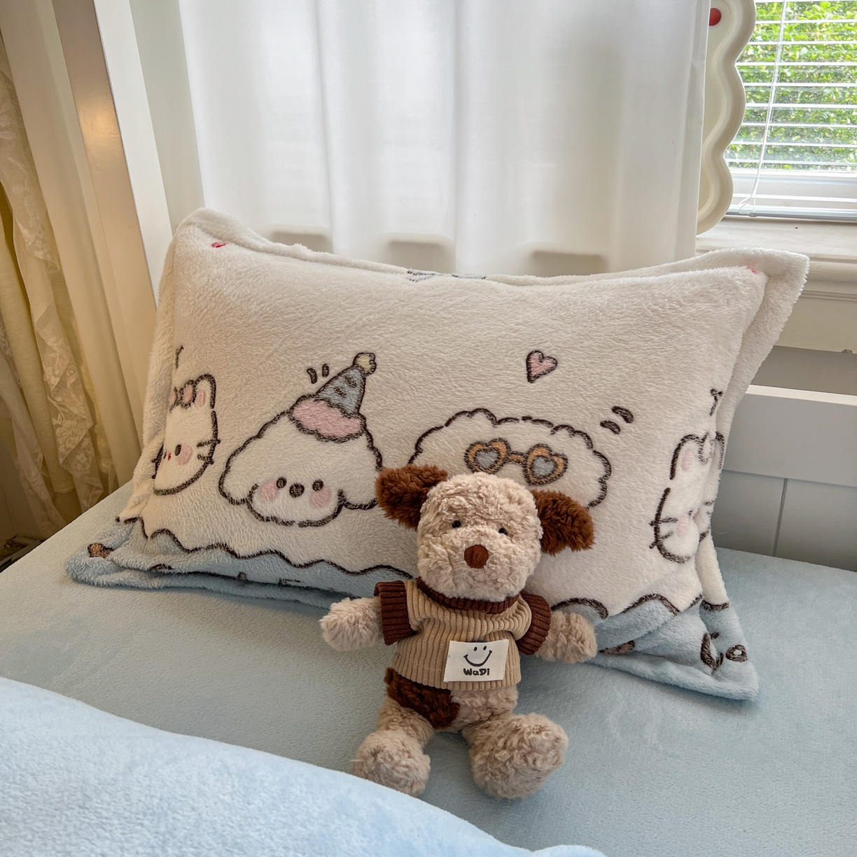 91家纺网 家纺一手货源 找家纺 川悦生活 2025新款立体雪花绒印花四件套学生床系列二场景二 快乐派对