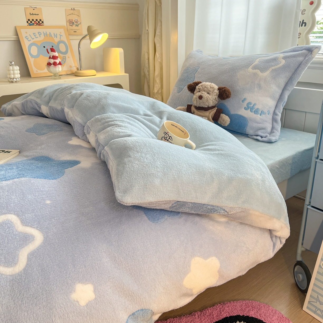 91家纺网 家纺一手货源 找家纺 川悦生活 2025新款立体雪花绒印花四件套学生床系列二场景二 叮咚星星