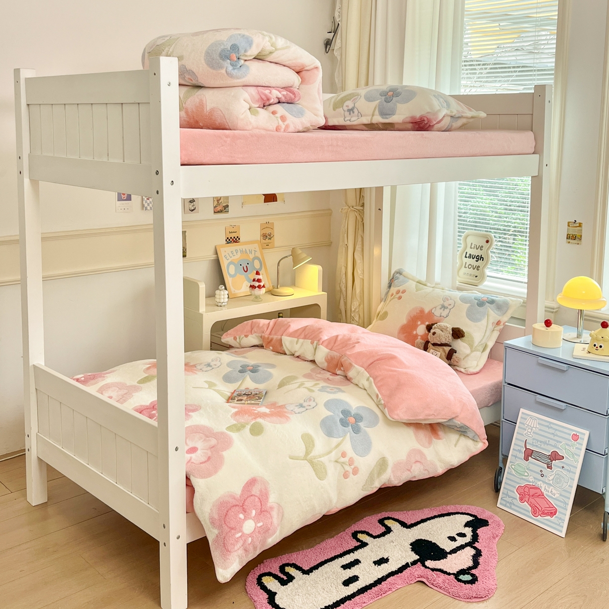 91家纺网 家纺一手货源 找家纺 川悦生活 2025新款立体雪花绒印花四件套学生床系列二场景二 半眠小兔