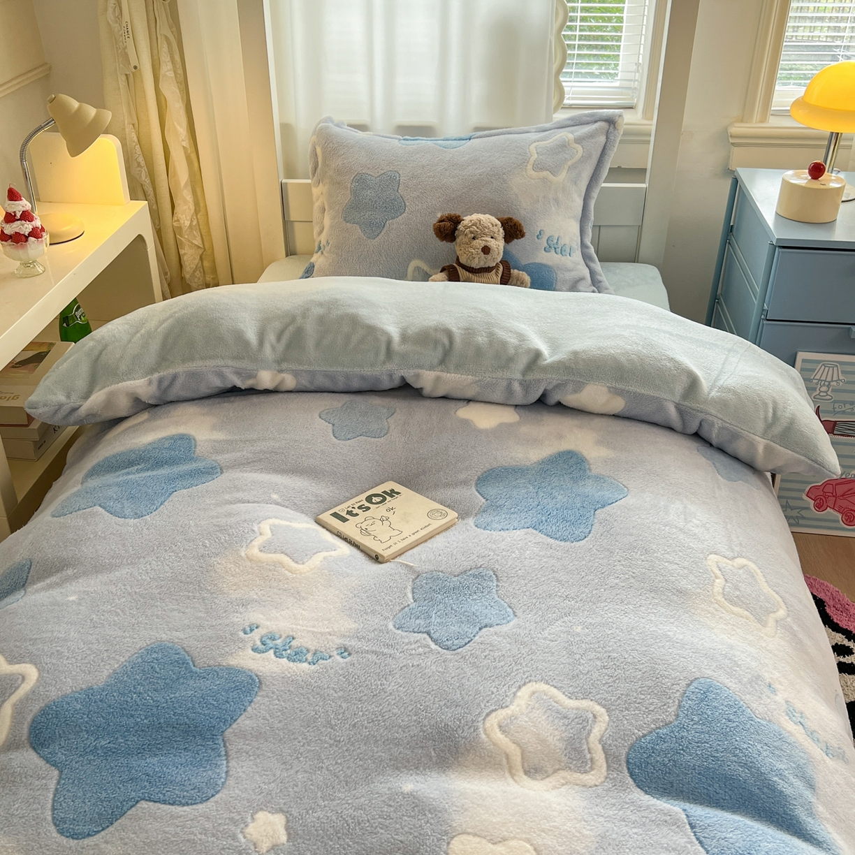 91家纺网 家纺一手货源 找家纺 川悦生活 2025新款立体雪花绒印花四件套学生床系列二场景二 叮咚星星