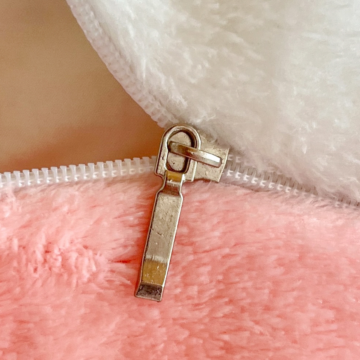 91家纺网 家纺一手货源 找家纺 川悦生活 2025新款立体雪花绒印花四件套学生床系列二场景二 派对西高地