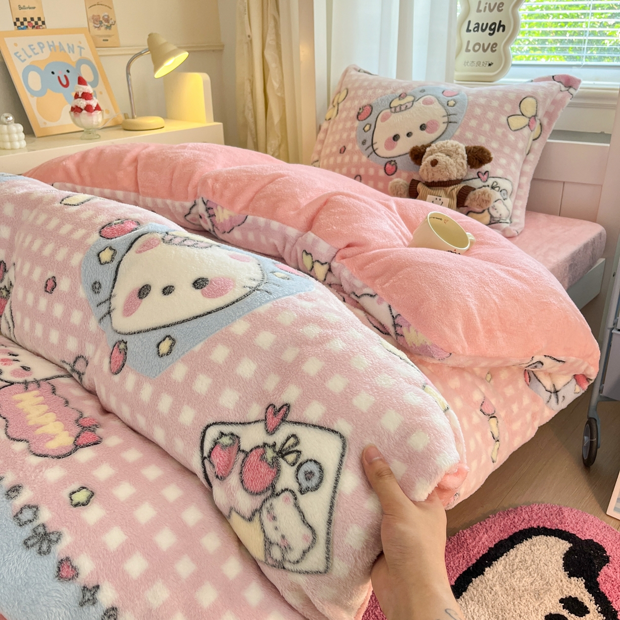 91家纺网 家纺一手货源 找家纺 川悦生活 2025新款立体雪花绒印花四件套学生床系列二场景二 开心小喵