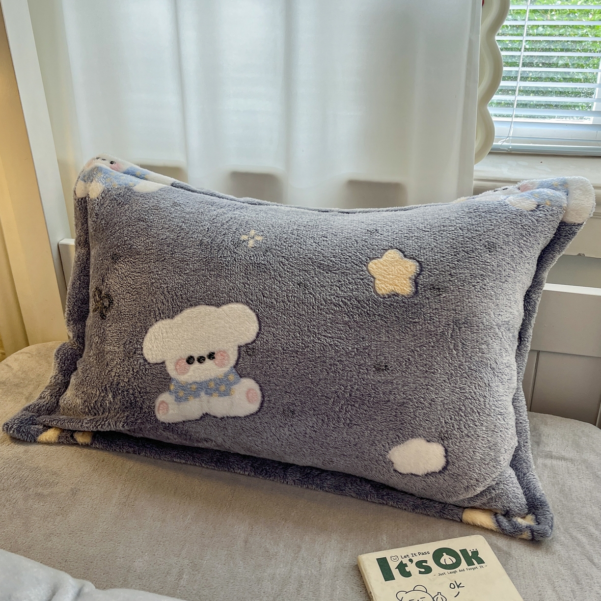 91家纺网 家纺一手货源 找家纺 川悦生活 2025新款立体雪花绒印花四件套学生床系列二场景二 星月小狗-灰