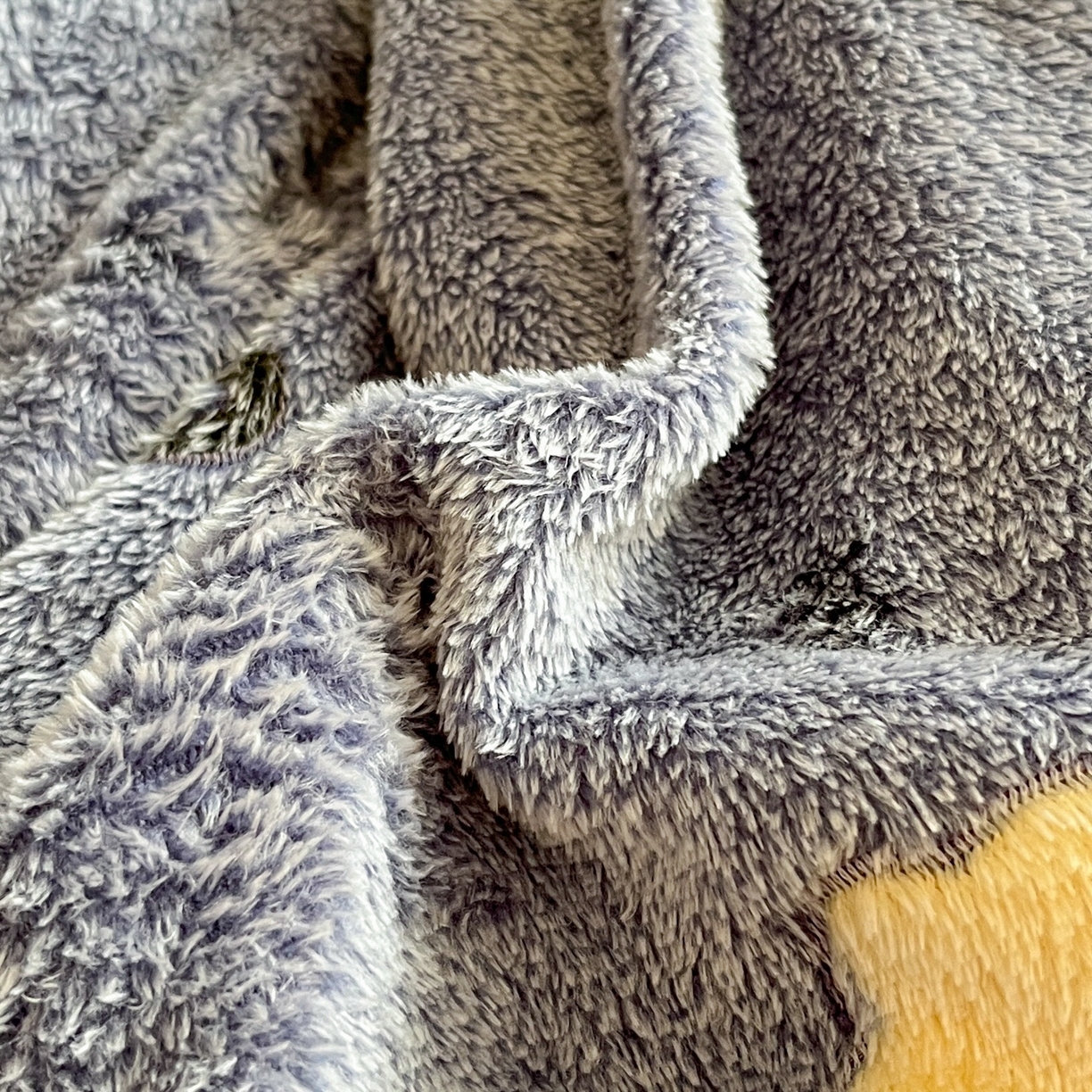 91家纺网 家纺一手货源 找家纺 川悦生活 2025新款立体雪花绒印花四件套学生床系列二场景二 星月小狗-灰