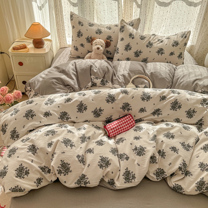 91家纺网 家纺一手货源 找家纺 艾特你 2025新款云感双层纱卡通萌趣四件套 遇见-华尔兹