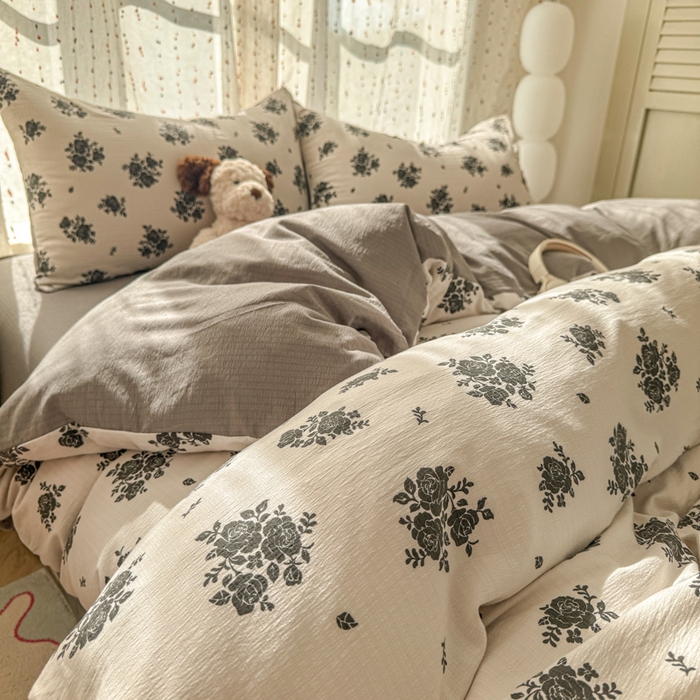 91家纺网 家纺一手货源 找家纺 艾特你 2025新款云感双层纱卡通萌趣四件套 遇见-华尔兹